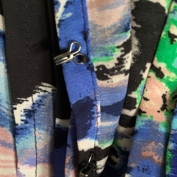 NY Collection Multicolor Abstract Blouse - Picture 3 of 5